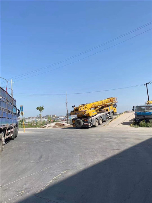 海陵区25吨吊车的租赁价格大概是多少？