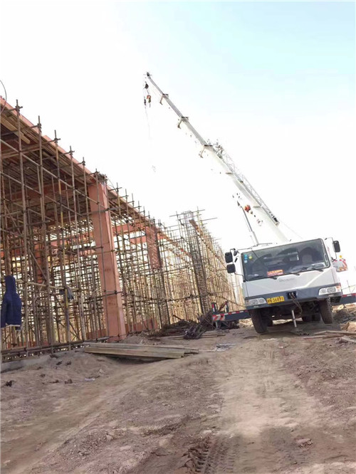 海陵区25 吨、50 吨吊车怎么选？多大重量 / 半径适合对应车型？