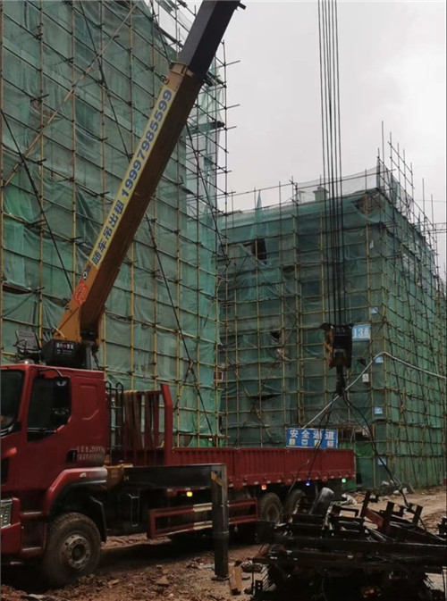 海陵区“慢工细活”—— 吊车的 “微动控制” 技术